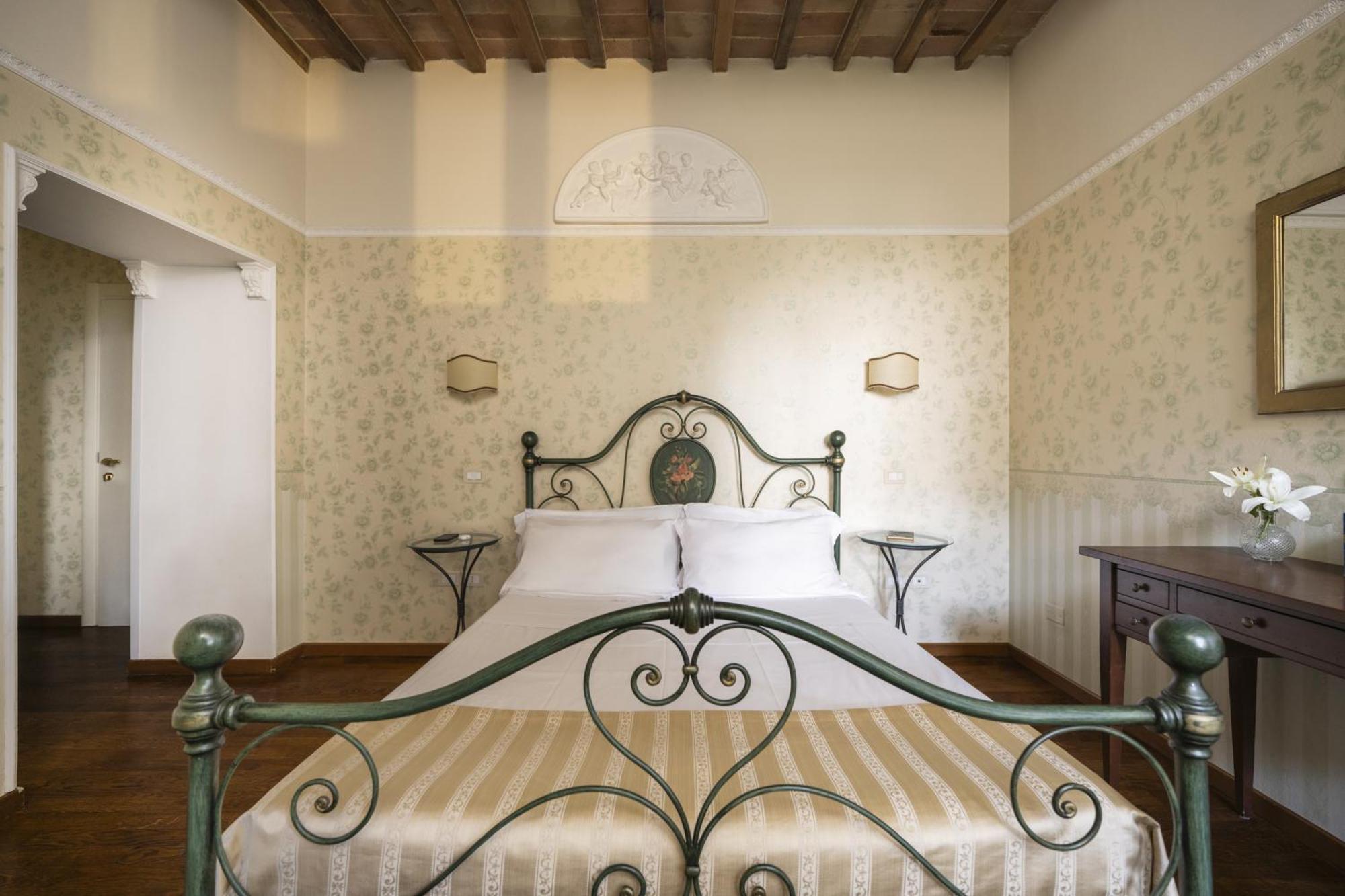 Отель Relais Parco Dei Cavalieri Assisi Петриньяно Экстерьер фото