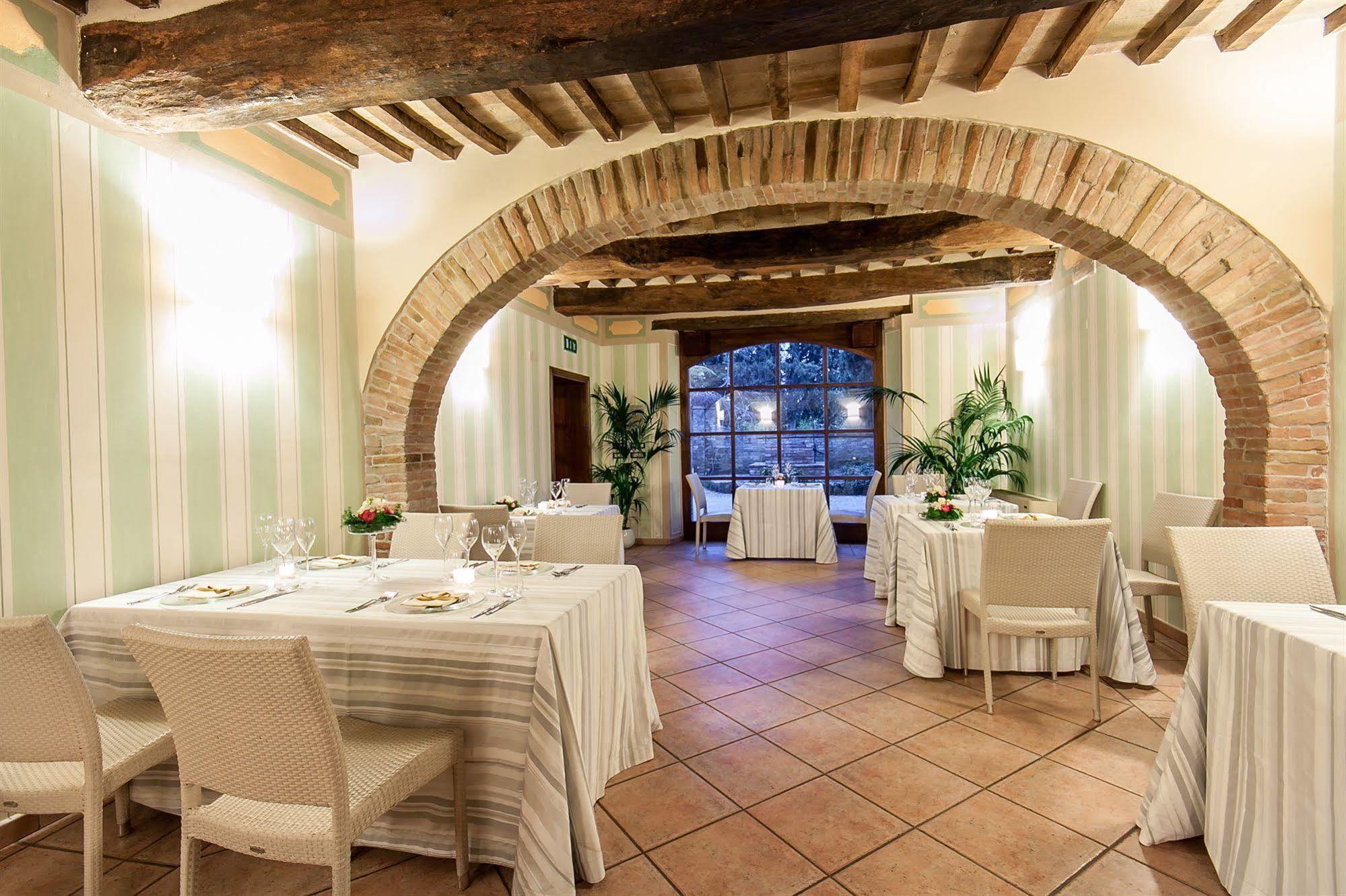 Отель Relais Parco Dei Cavalieri Assisi Петриньяно Экстерьер фото