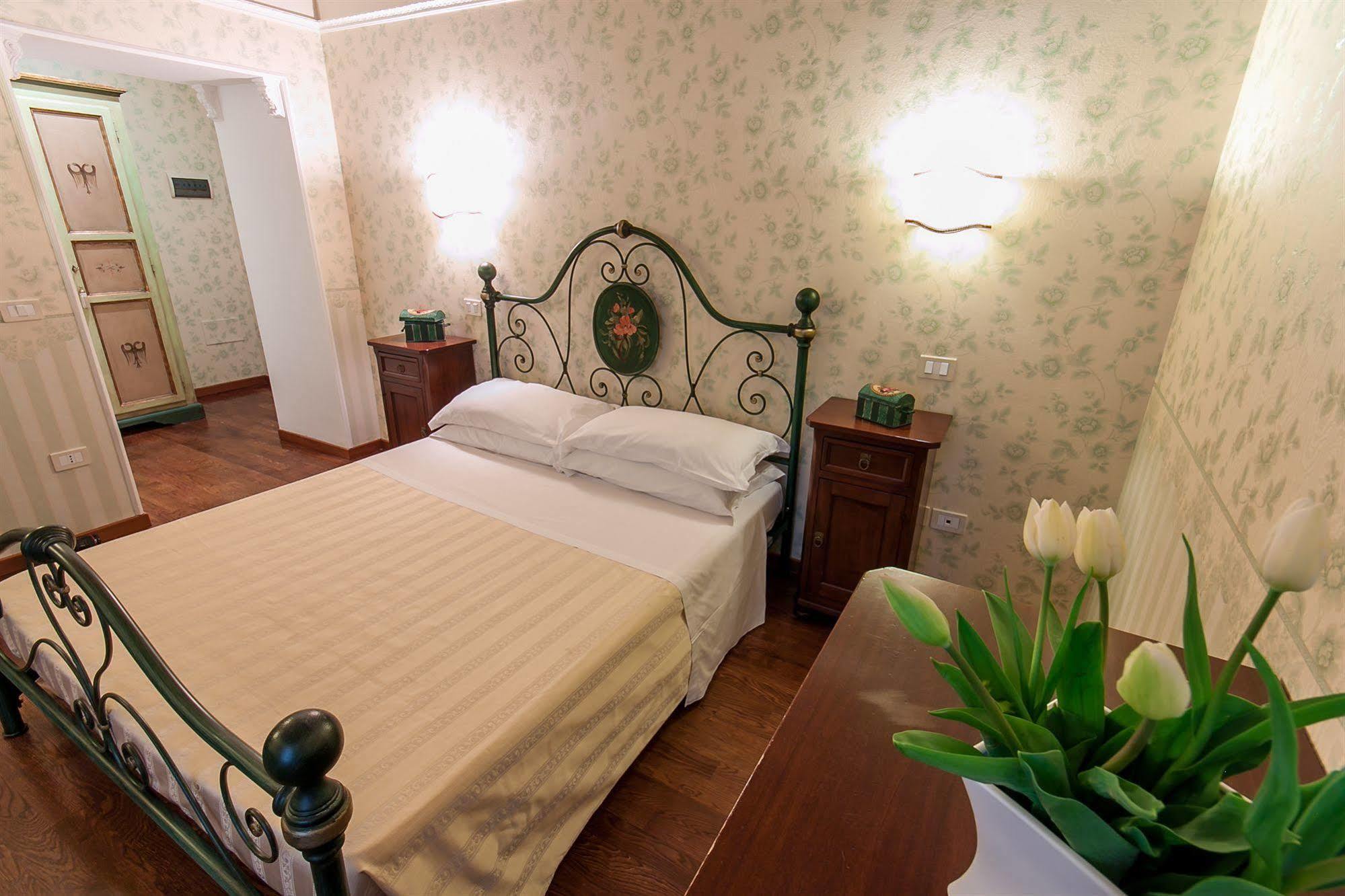 Отель Relais Parco Dei Cavalieri Assisi Петриньяно Экстерьер фото